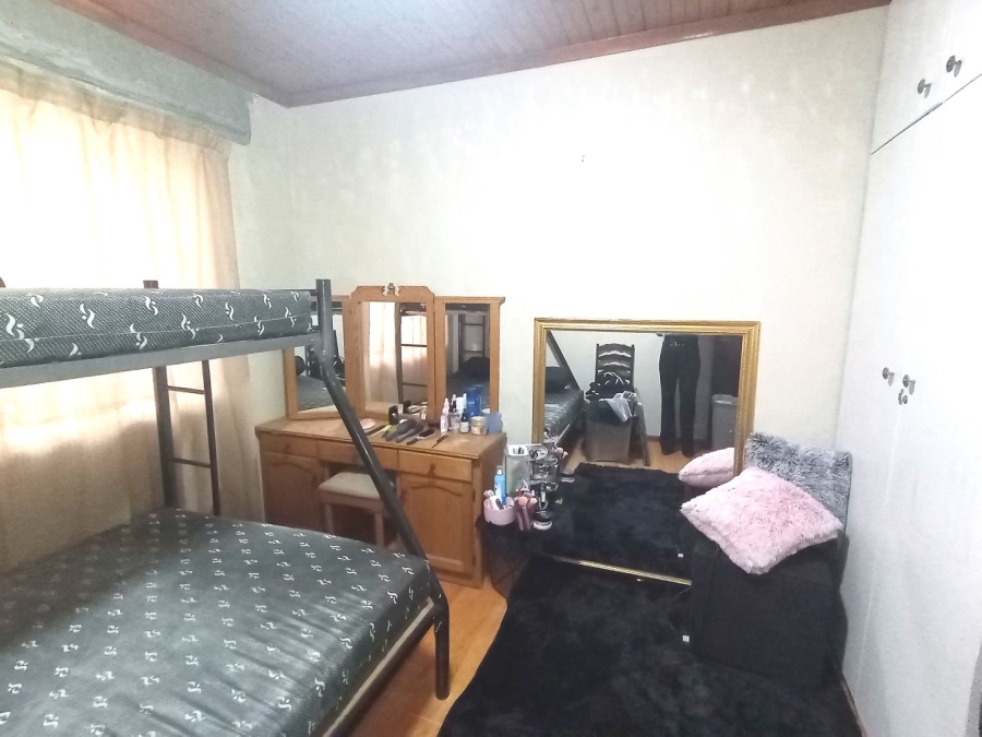 11 Bedroom Property for Sale in Ravensmead Western Cape